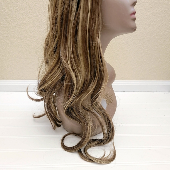Clip-in Hair Piece Extensions - Picture 3 of 9